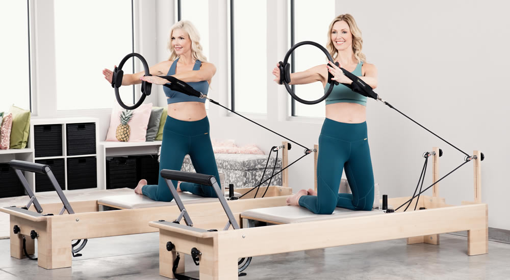 Pilates reformer inspired movements at home or on the go with the Corefirst  Trainer! Thank you @soul_studioak for these great #Corefirstpilates